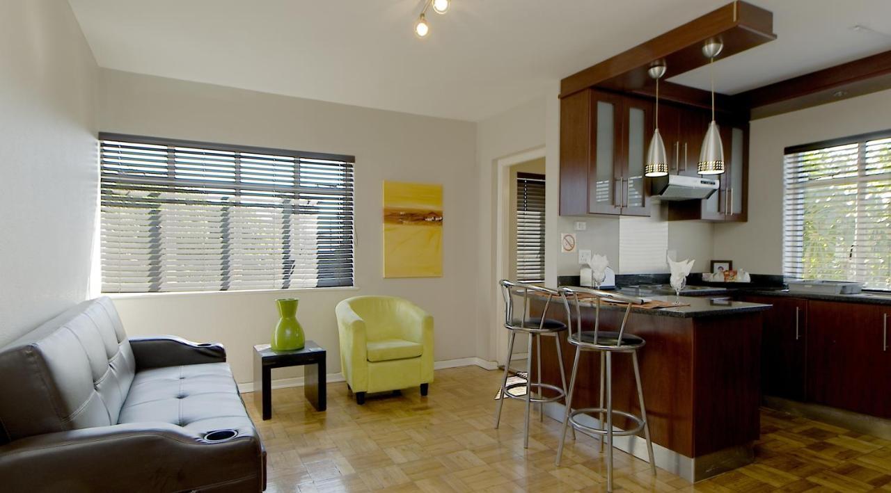פורט אליזבת' 10 On Cape Self Catering Apartments מראה חיצוני תמונה